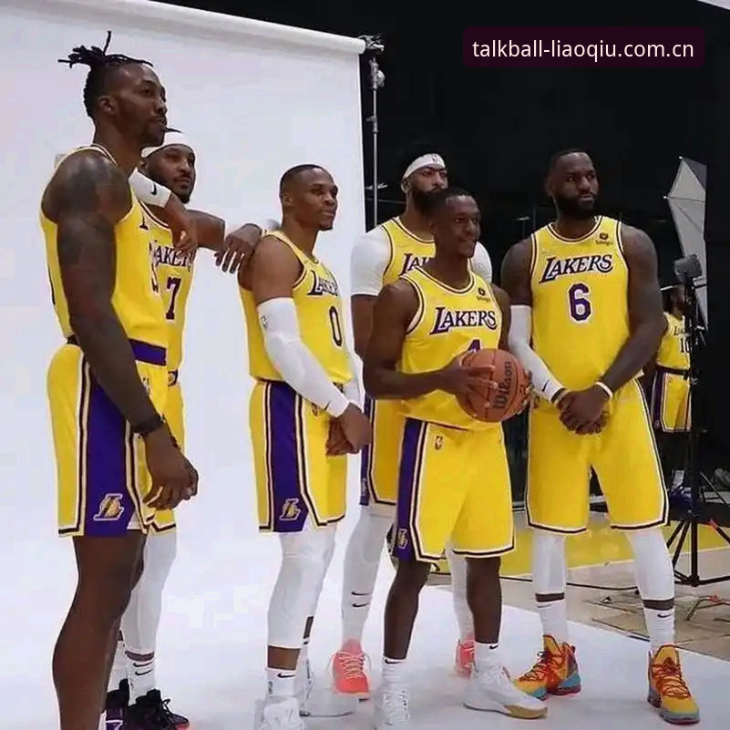 NBA湖人补强分析部门vs补强中锋：哪个才是休赛期真正的答案？